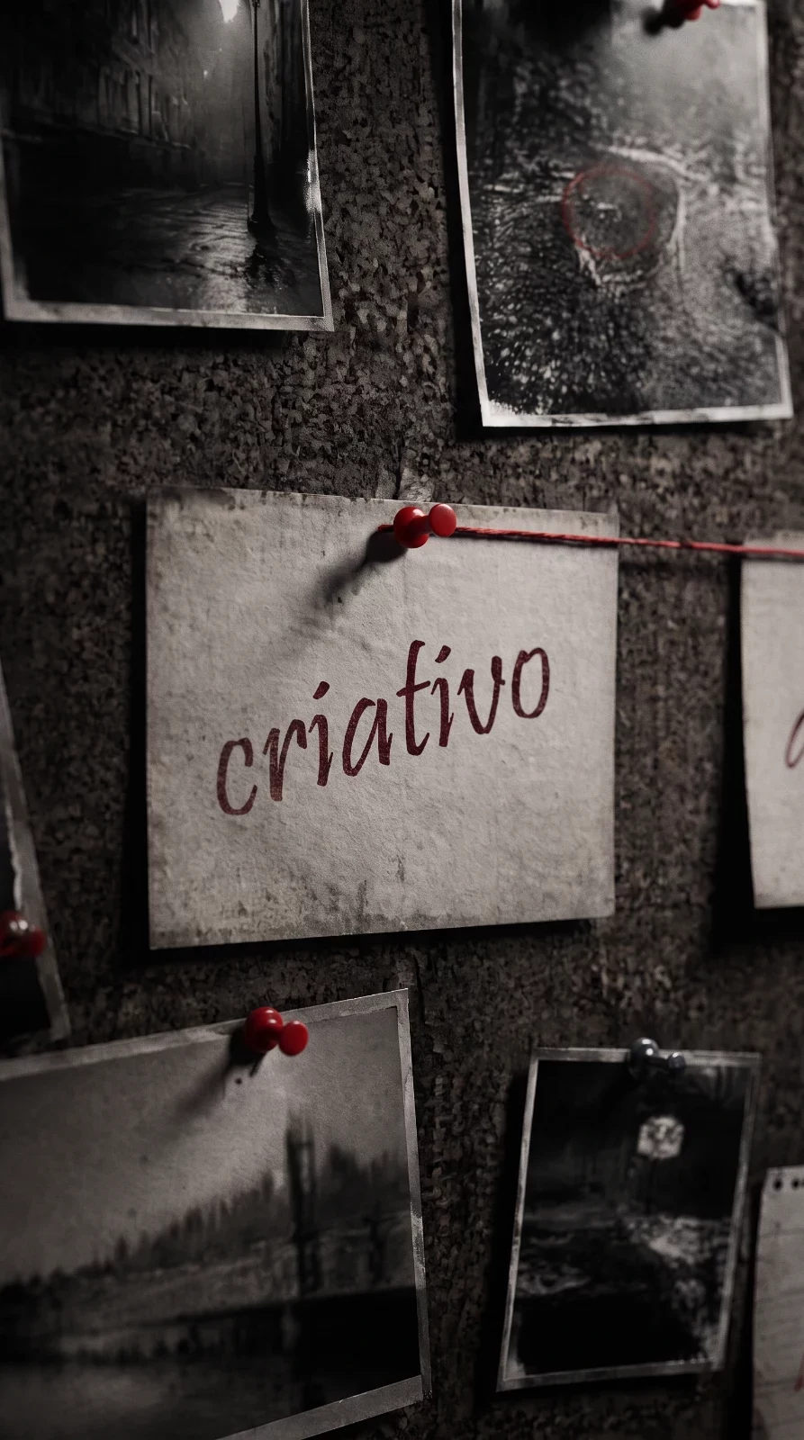 Cartão com a palavra criativo preso ao quadro de investigação.